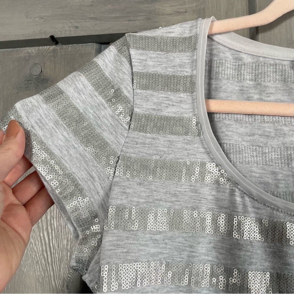 White House black market gray sequin stripe t shirt size M - Picture 5 of 7